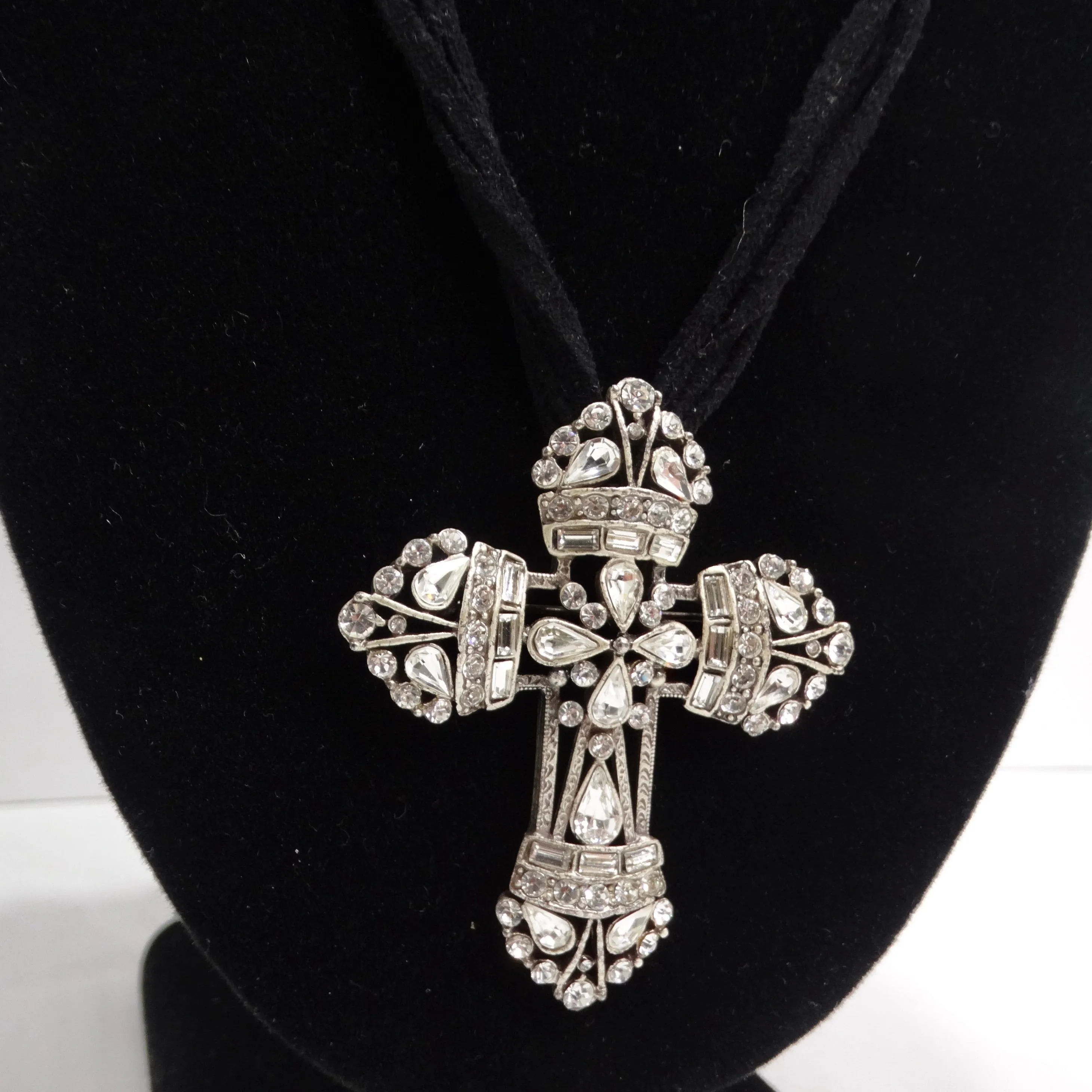 1990s Cross Pendent Adjustable Chord Necklace