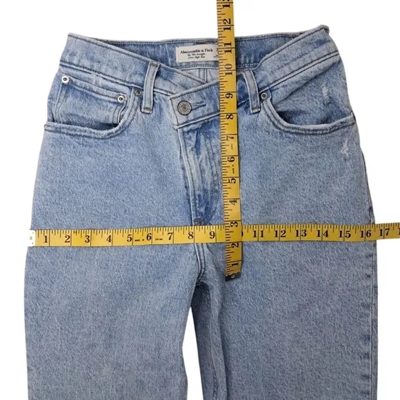 Abercrombie &amp; Fitch Blue Straight Leg Jeans Relaxed Fit Size 25/0s