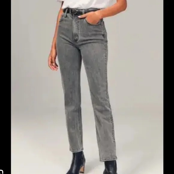 Abercrombie &amp; Fitch The Mom High Rise Jean