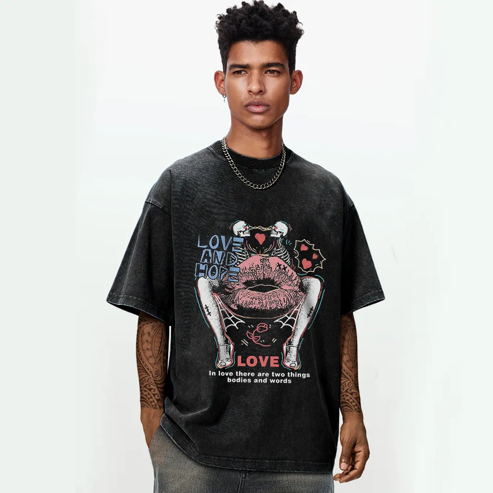 Abstract Skull Lips Washed T-Shirt