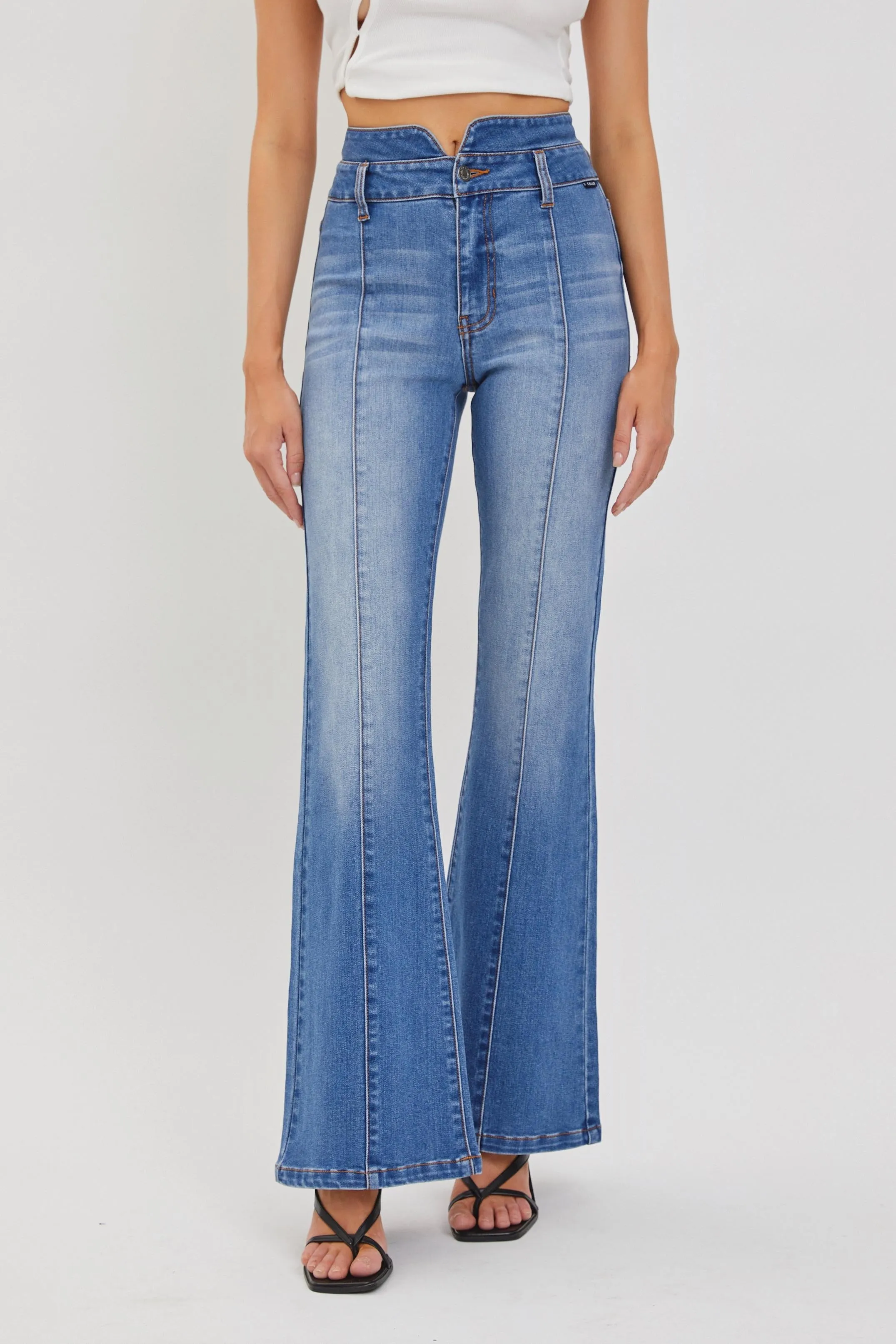 AM39178M SUPER HIGH RISE FLARE JEANS