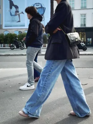 BAGGY MID WAIST JEANS - LIGHT BLUE
