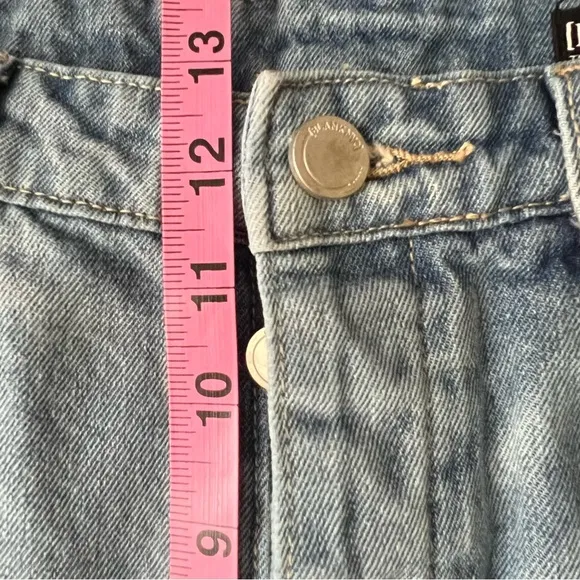 BLANK NYC THE MADISON CROP JEANS IN LIGHT WASH SIZE 30.