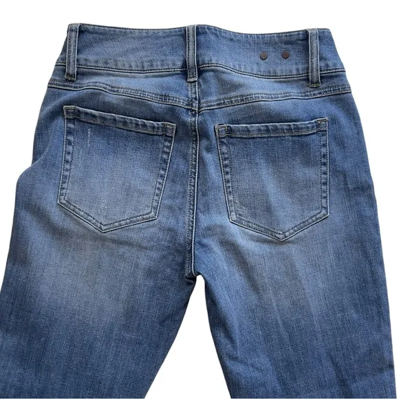 CABI HIGH-LOW CROP JEANS #6070 IN SKIP WASH - SIZE 2 - NWT!