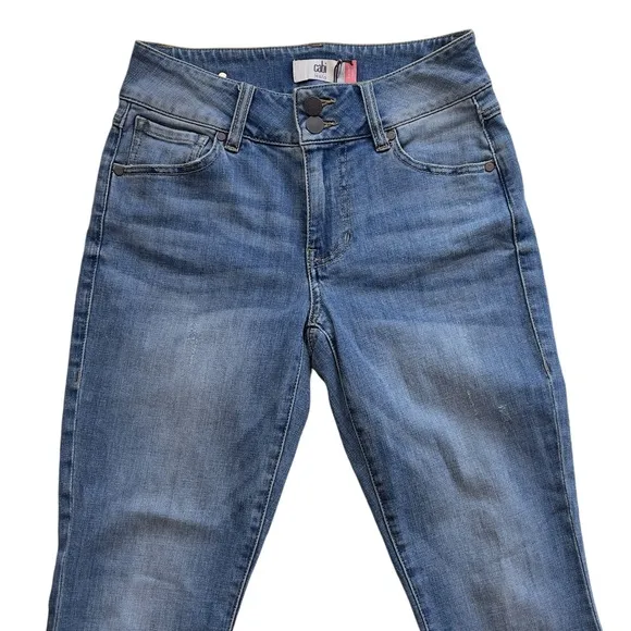 CABI HIGH-LOW CROP JEANS #6070 IN SKIP WASH - SIZE 2 - NWT!