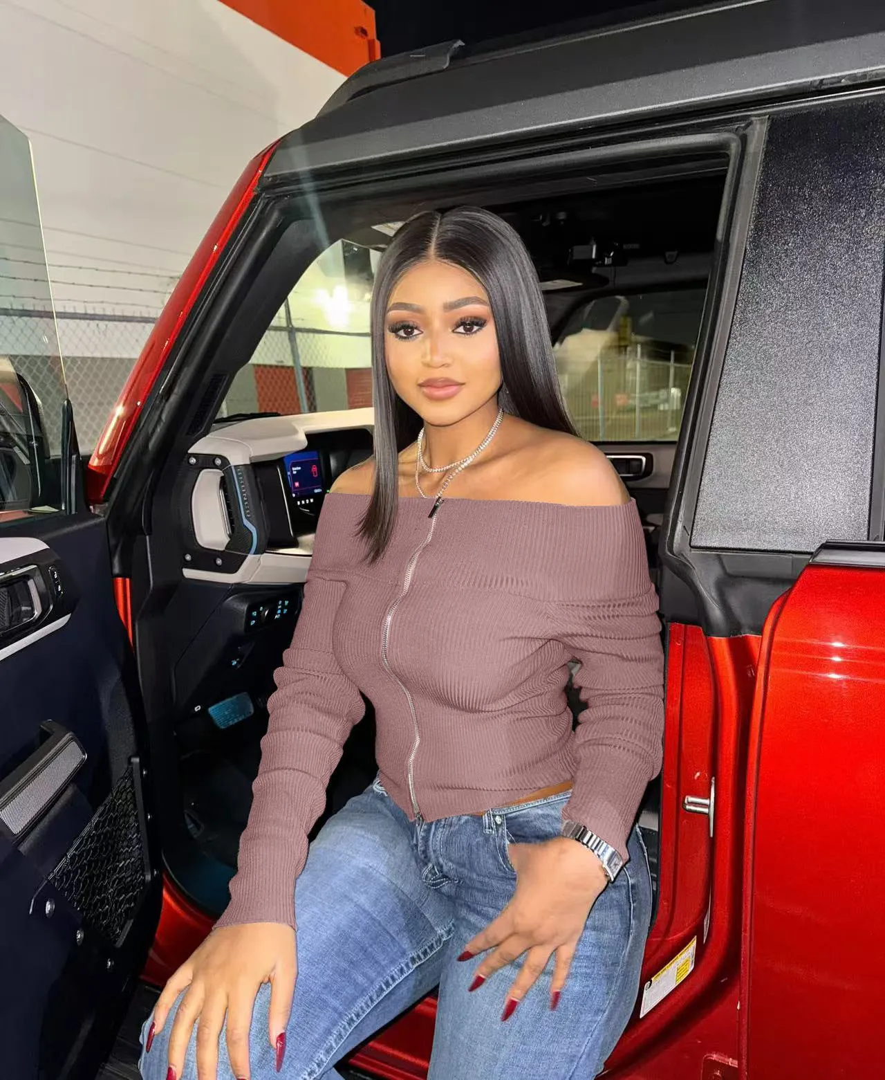Chic Off-Shoulder Ribbed Zip-Up Slim Fit Top for Effortless Elegance