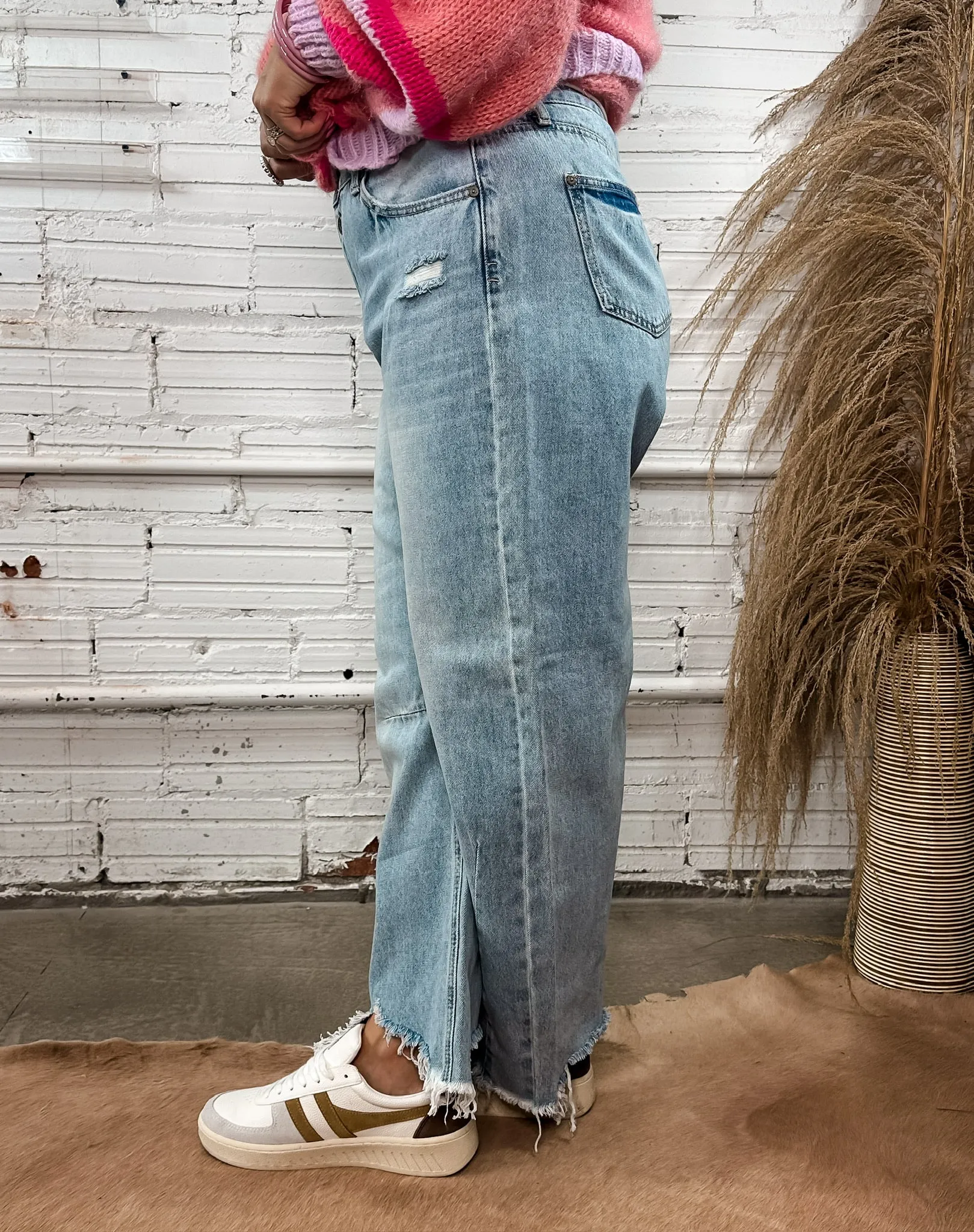 City Wide Barrel Jeans - Light Wash
