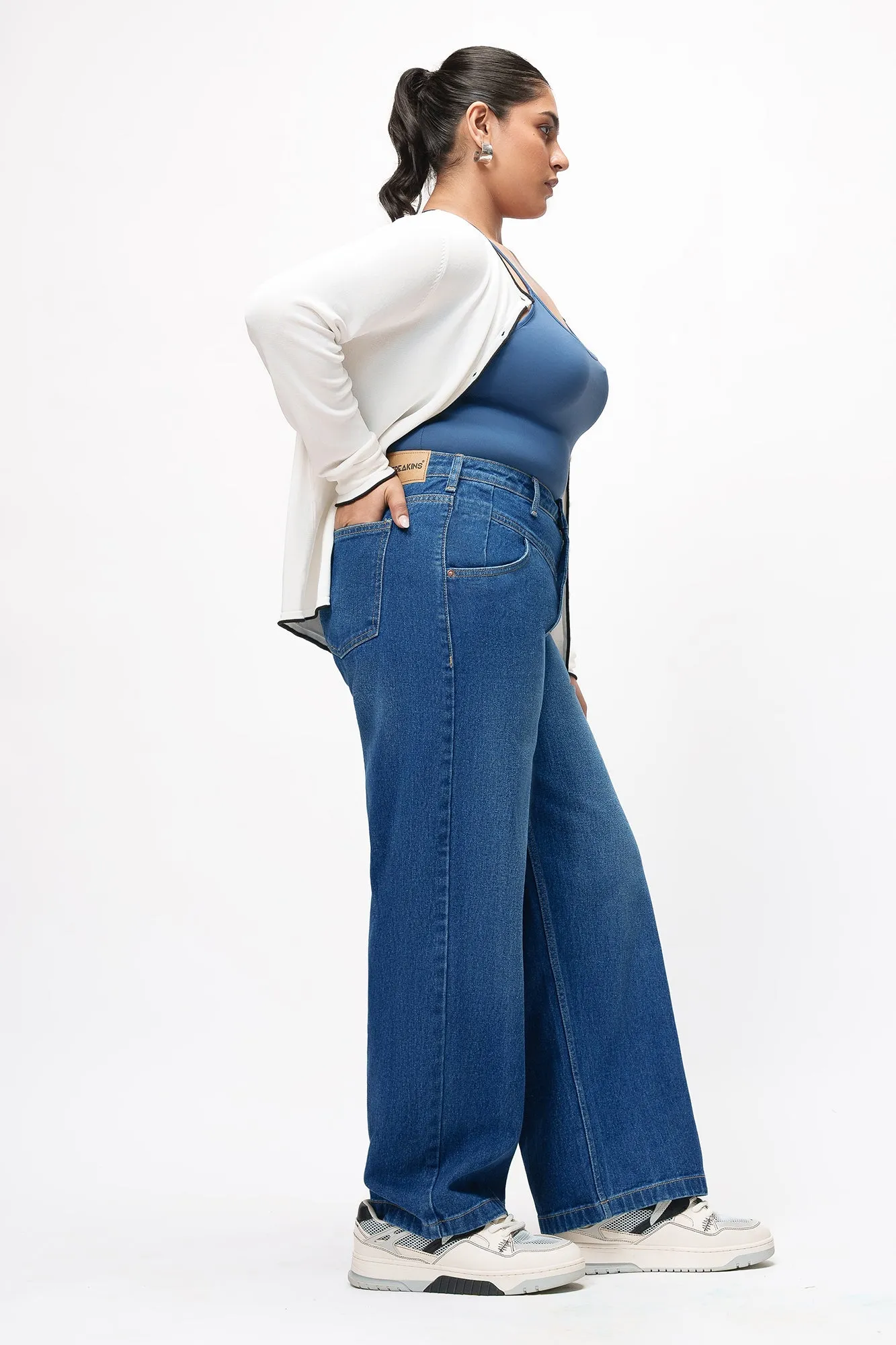 Curve Fish Cut Straight Jeans