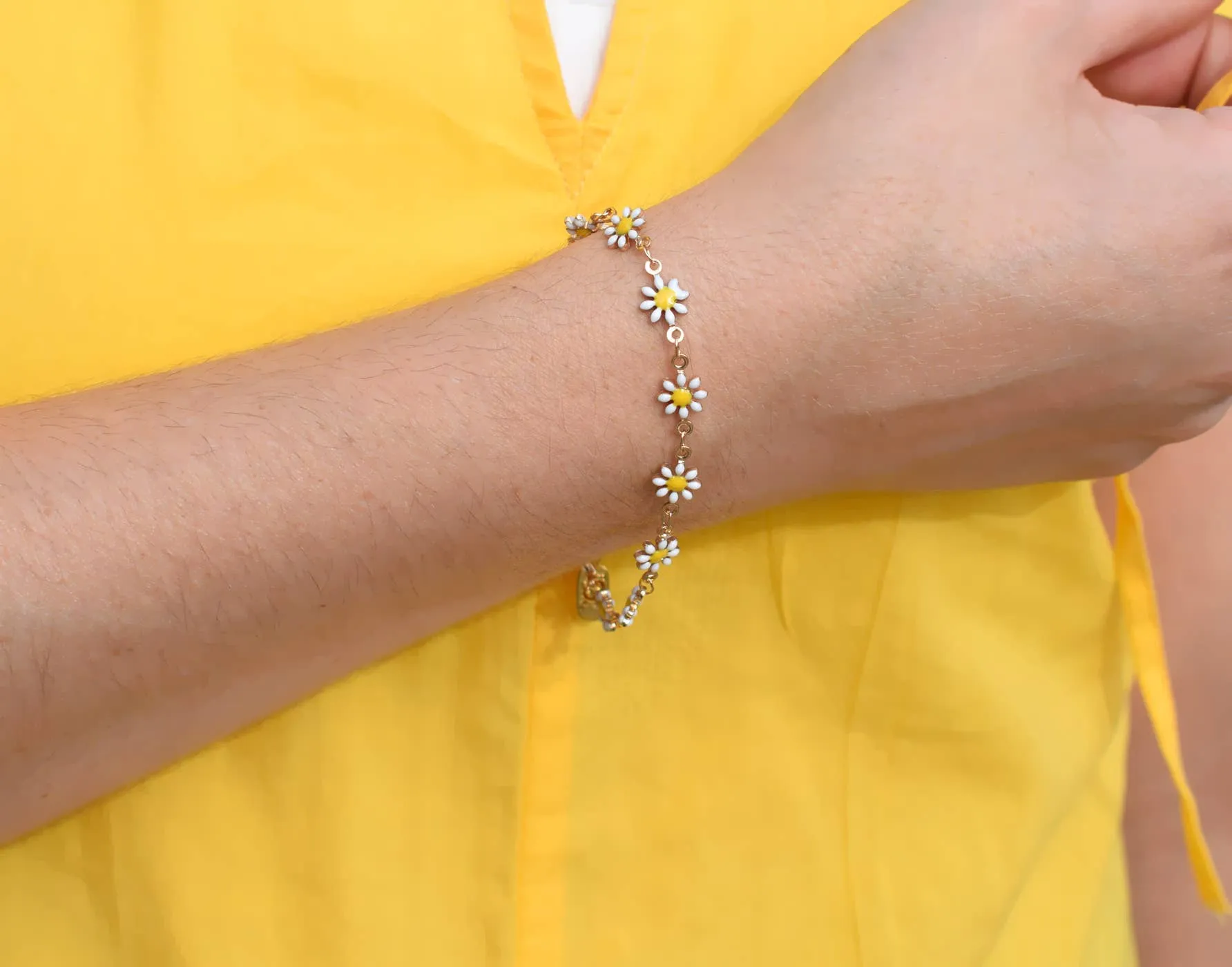 Daisy Enamel Chain Link Bracelet in Gold Plate