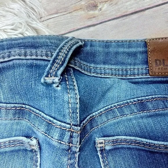 DL1961 | ‘Kate’ Slim Straight Leg Valencia Jeans