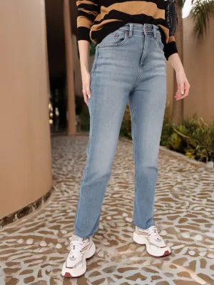DressBerry Women Edgy Vibe Light Fade Stretchable Frayed Jeans