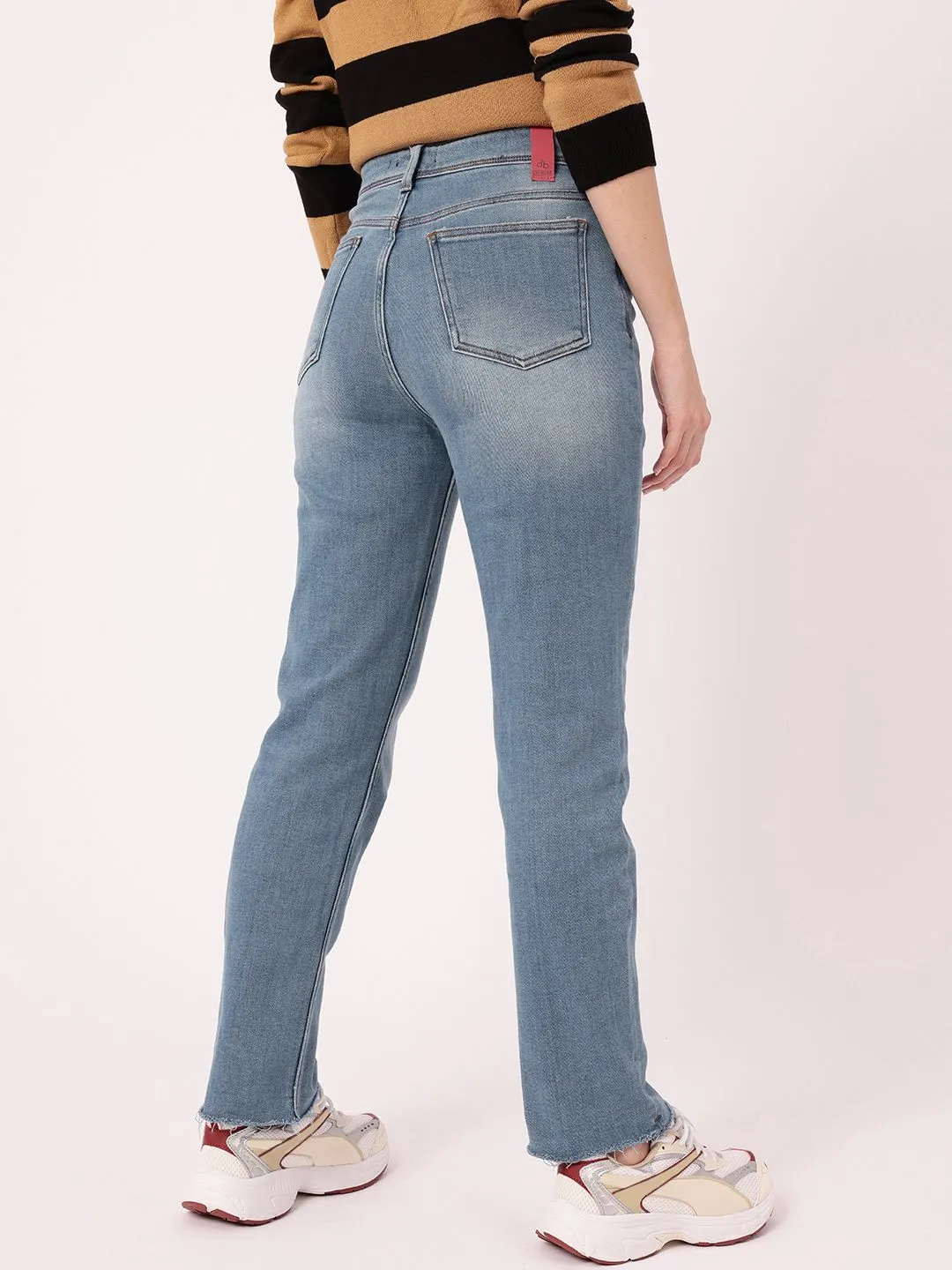 DressBerry Women Edgy Vibe Light Fade Stretchable Frayed Jeans
