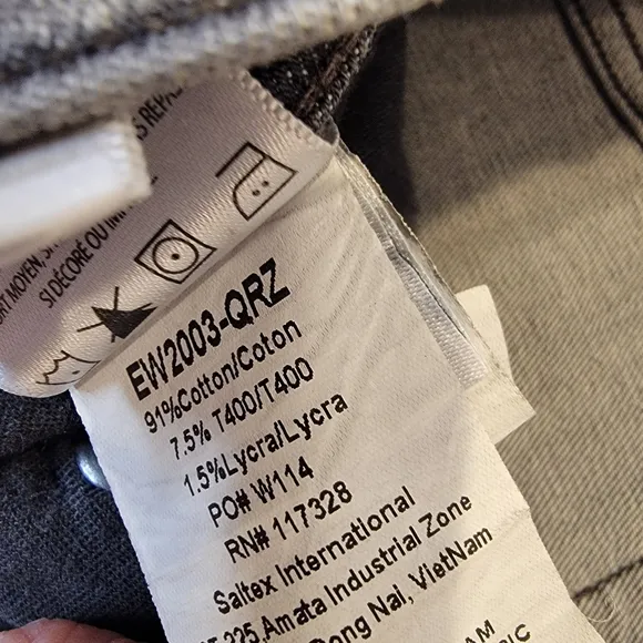 Edwin Bree Slim Straight Crop Raw Hem Jeans Washed Black Size 33 NEW!