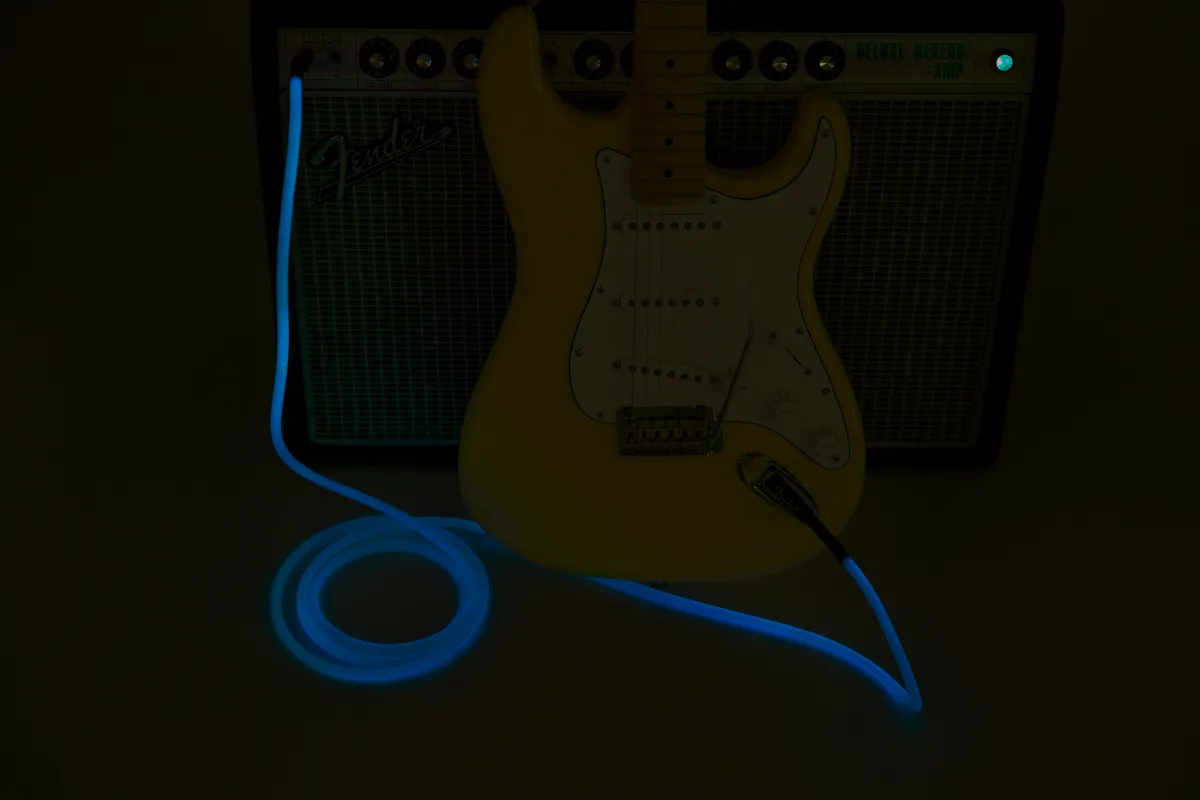 Fender Professional Glow in the Dark Cable, Blue, 18.6'