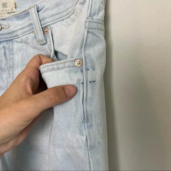 FREE PEOPLE- Maggie Mid-Rise Straight-Leg Jeans Rigid Button Fly Distressed