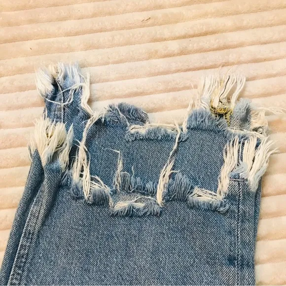 FREE PEOPLE We The Free Maggie Mid Rise Straight Leg Ripped Knee Jean Size 27 4