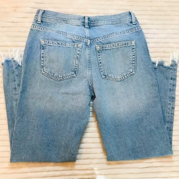 FREE PEOPLE We The Free Maggie Mid Rise Straight Leg Ripped Knee Jean Size 27 4