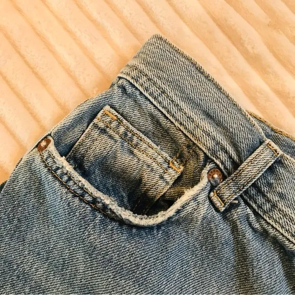 FREE PEOPLE We The Free Maggie Mid Rise Straight Leg Ripped Knee Jean Size 27 4