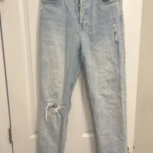 Gap Straight-Leg Distressed Tall Light-Wash Jeans