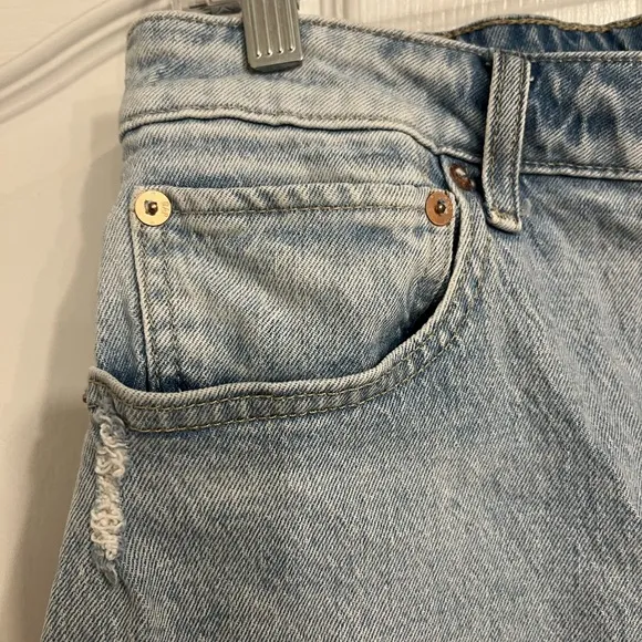 Gap Straight-Leg Distressed Tall Light-Wash Jeans