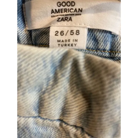 Good American Women's Plus Size 26 Jeans 90s Relaxed Blue Light Wash Denim NWT