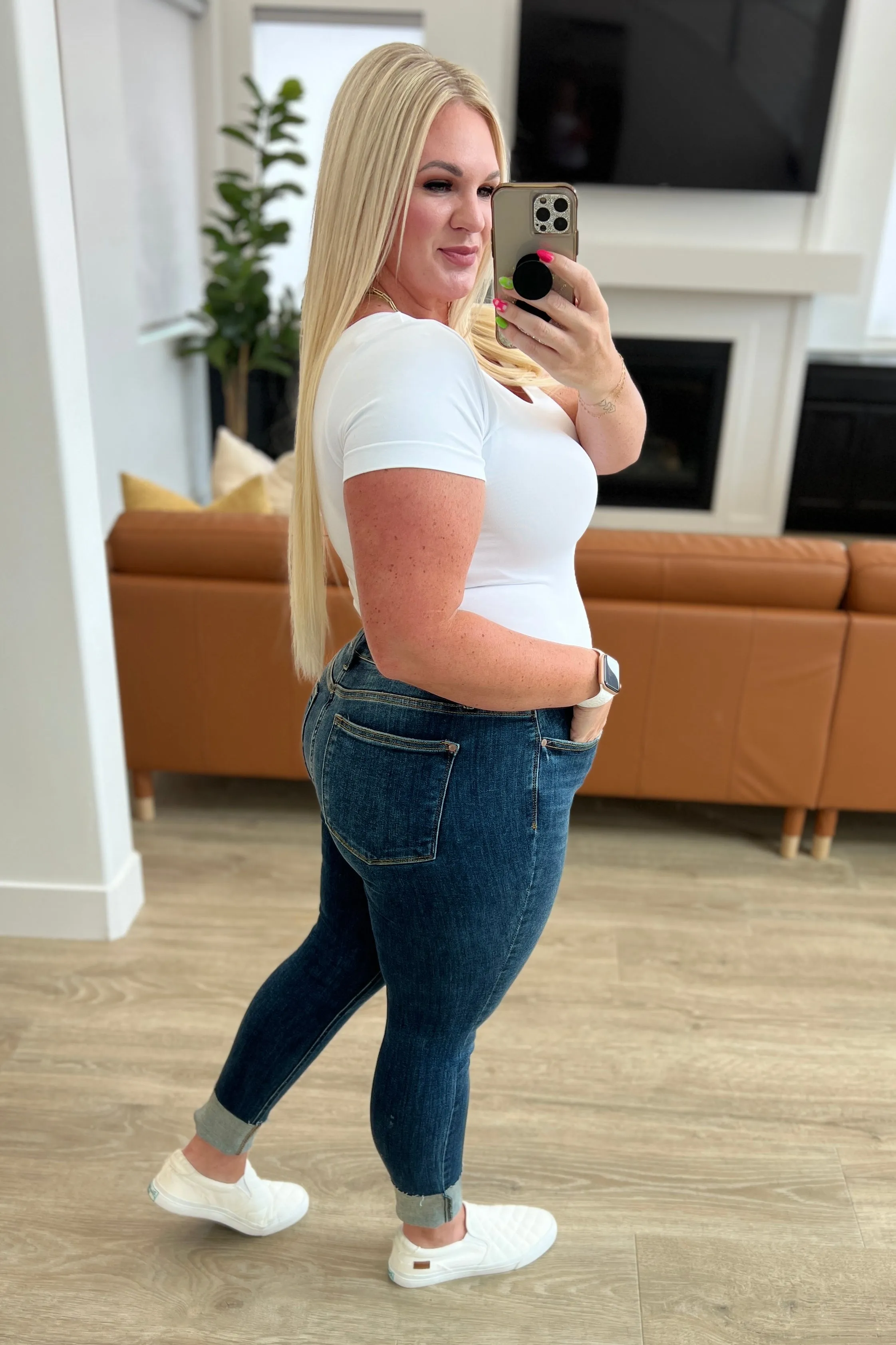 Hazel Blues® |  Lydia Mid Rise Vintage Raw Hem Skinny Jeans