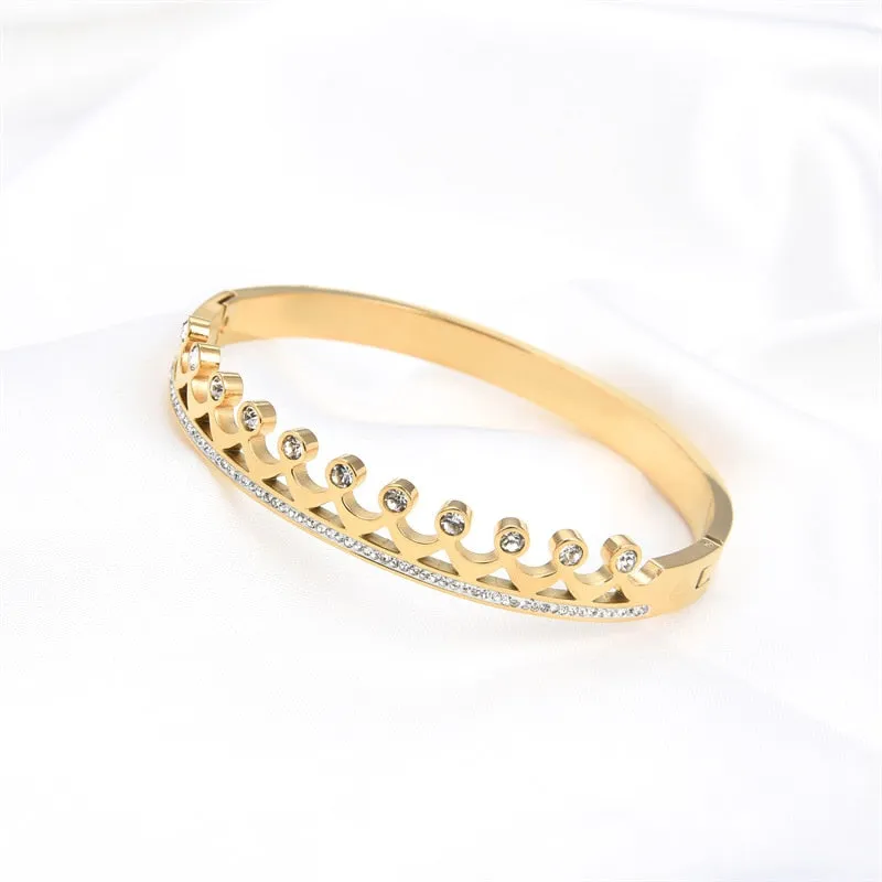 High Quality Unique Design Crystal Stainless Steel Bracelet for Women for daily/party wear