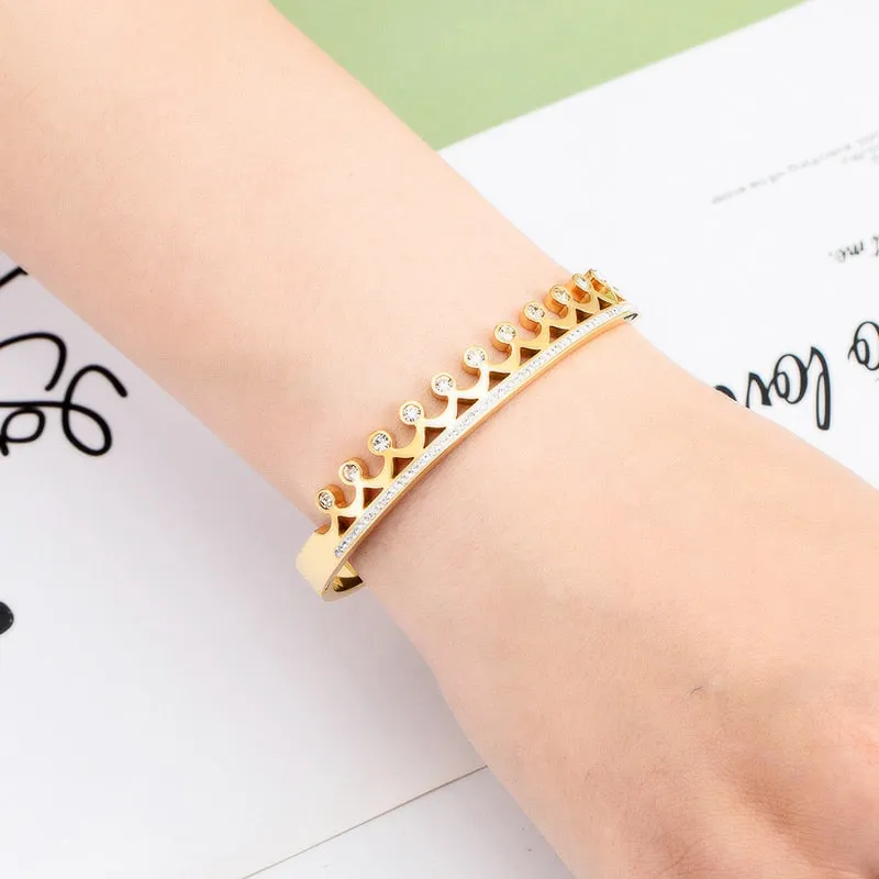 High Quality Unique Design Crystal Stainless Steel Bracelet for Women for daily/party wear