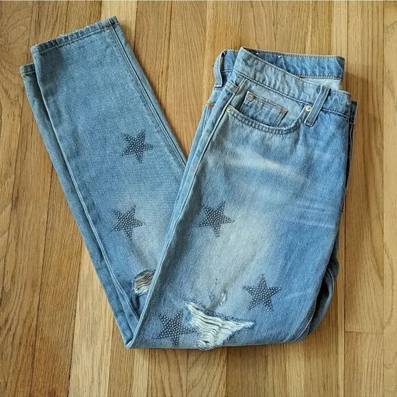 Hudson Jeans Riley Crop Relaxed Straight Jeans in Amplify light wash with stars