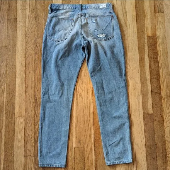 Hudson Jeans Riley Crop Relaxed Straight Jeans in Amplify light wash with stars