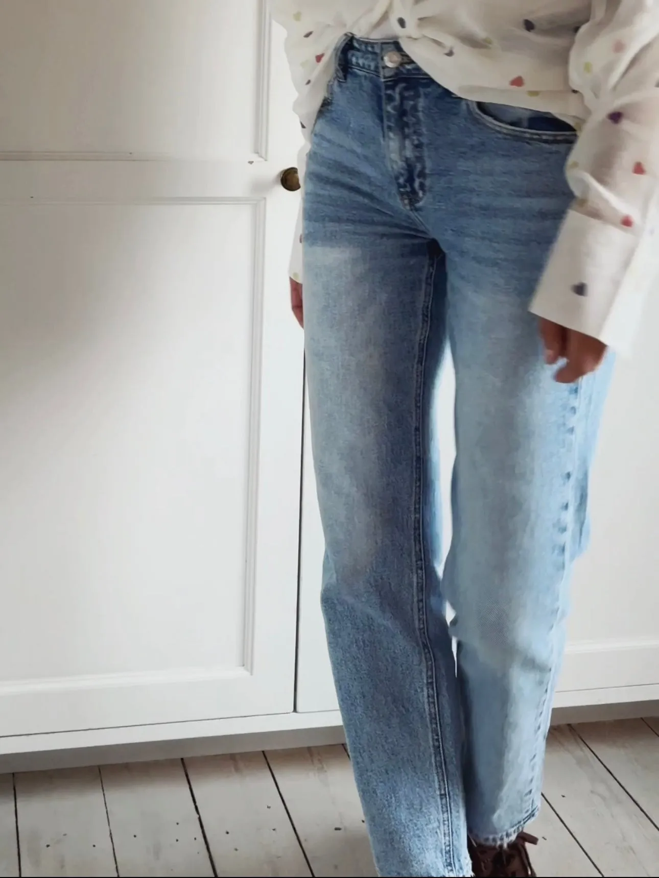 JEANS WITH LOW WAIST - LIGHT BLUE