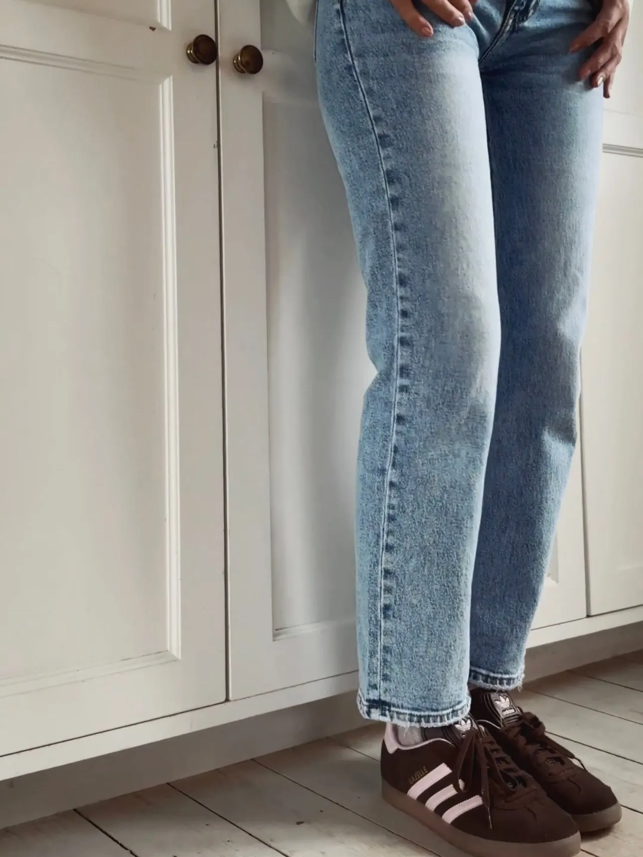 JEANS WITH LOW WAIST - LIGHT BLUE