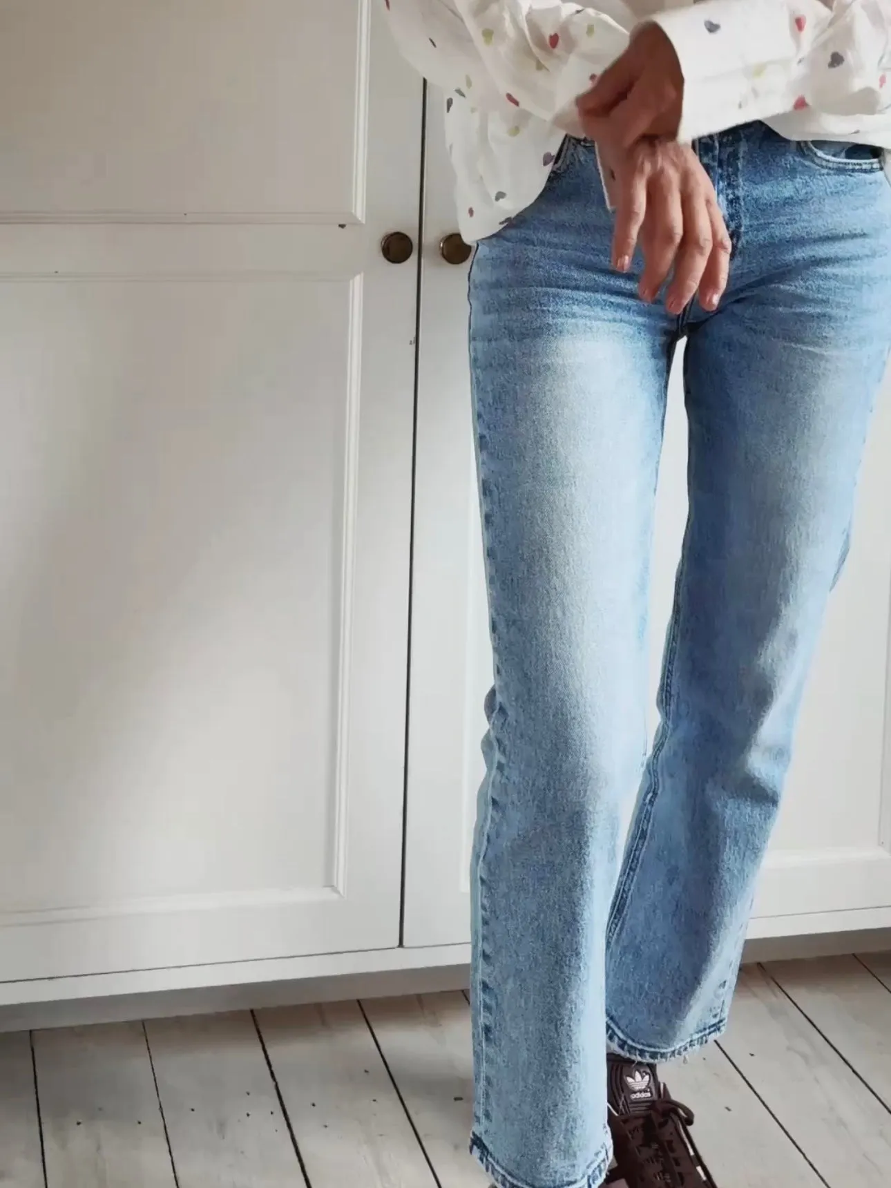 JEANS WITH LOW WAIST - LIGHT BLUE