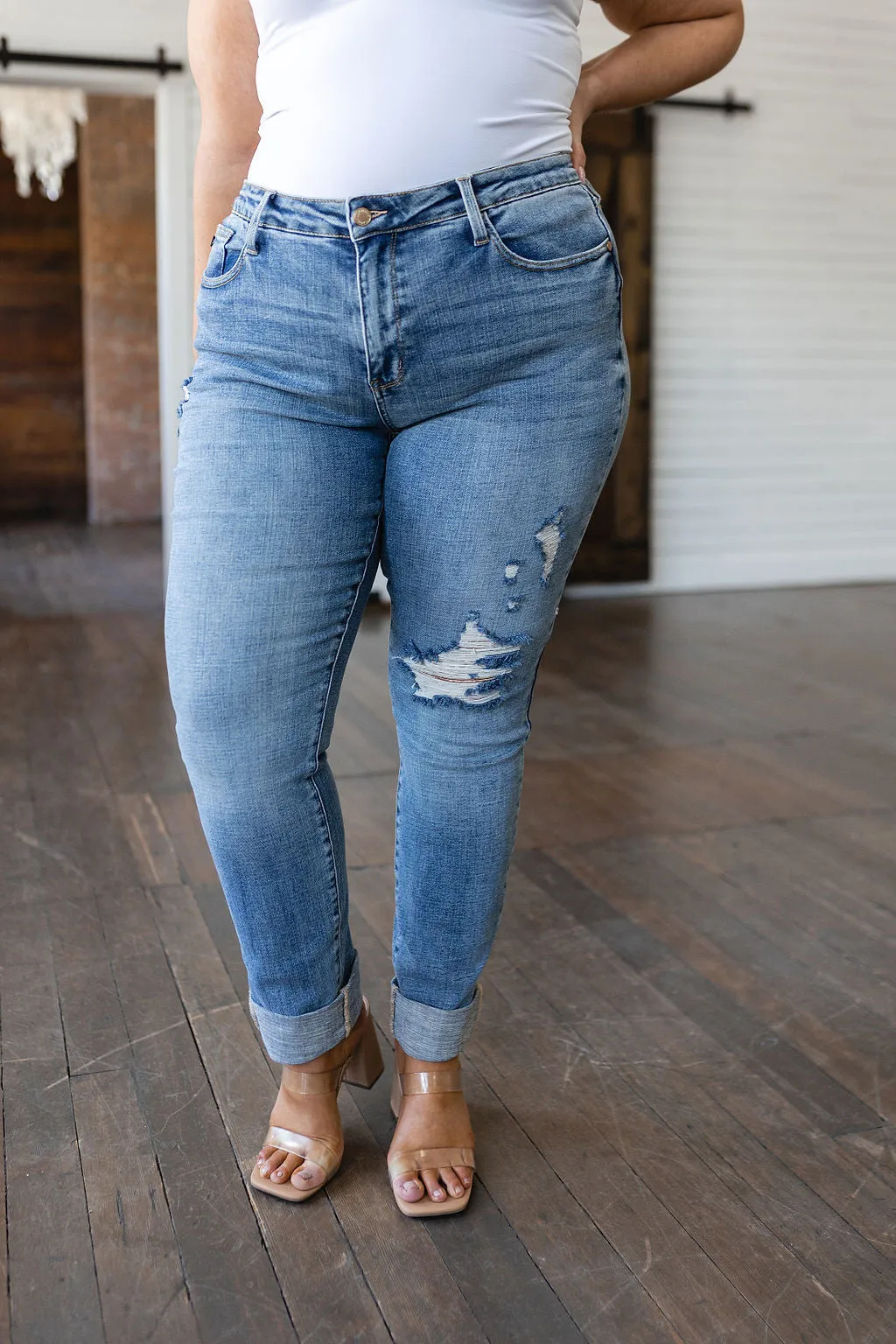 JUDY BLUE Elodie Mid Rise Distressed Boyfriend Jeans