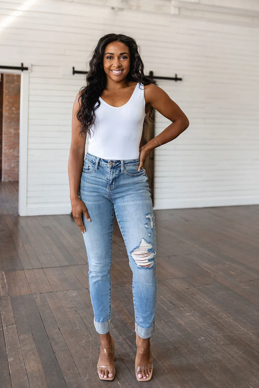 JUDY BLUE Elodie Mid Rise Distressed Boyfriend Jeans
