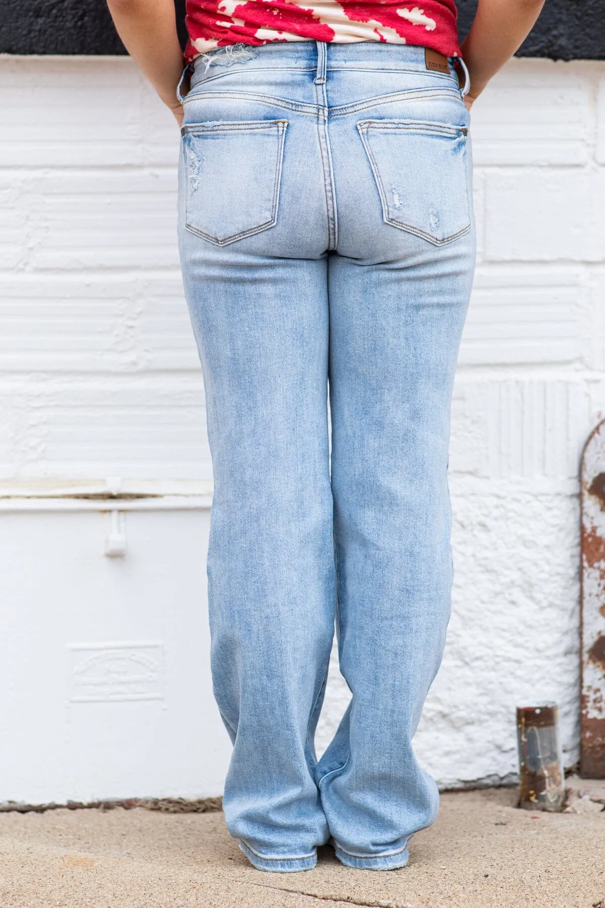 Judy Blue Light Wash Distressed Knee Jeans
