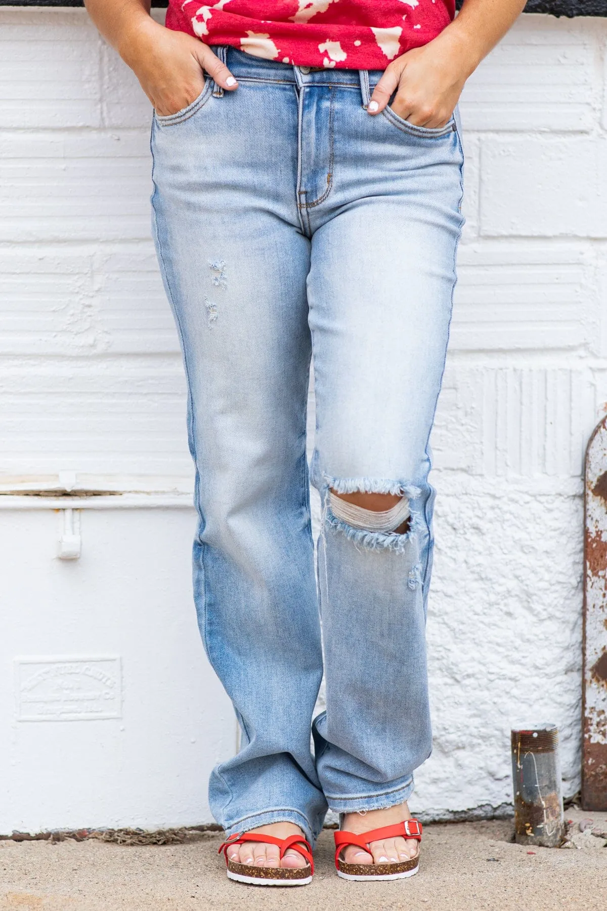 Judy Blue Light Wash Distressed Knee Jeans