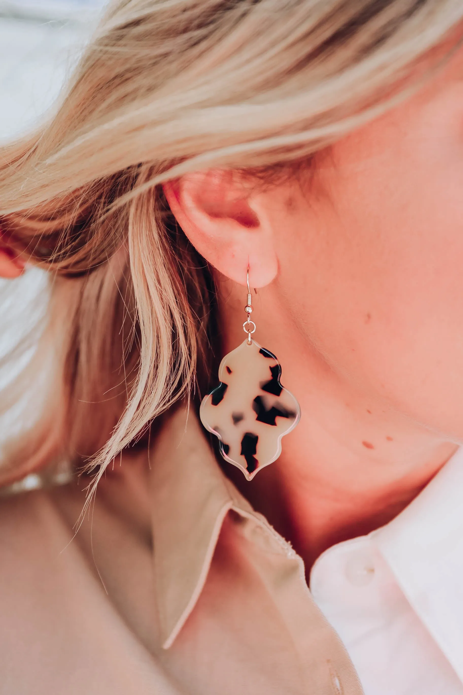 Kallyn Earrings - Light Tortoise