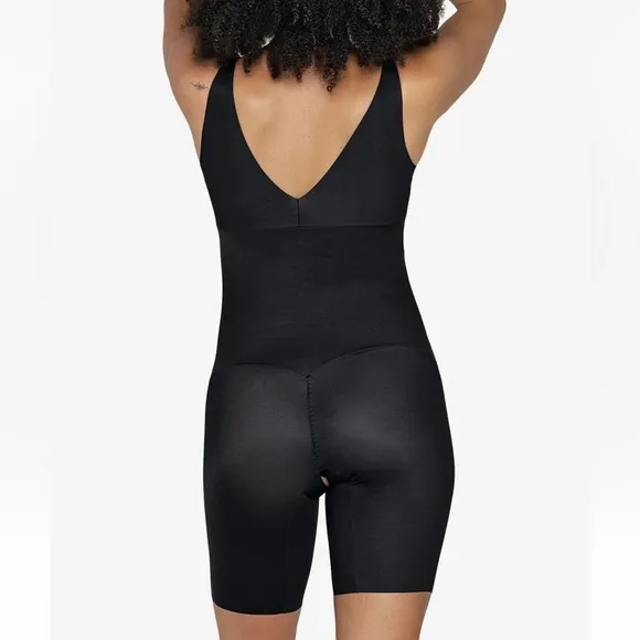 LEONISA Women's Undetectable Step-In Mid-Thigh Body Shaper BLACK SIZE MEDIUM