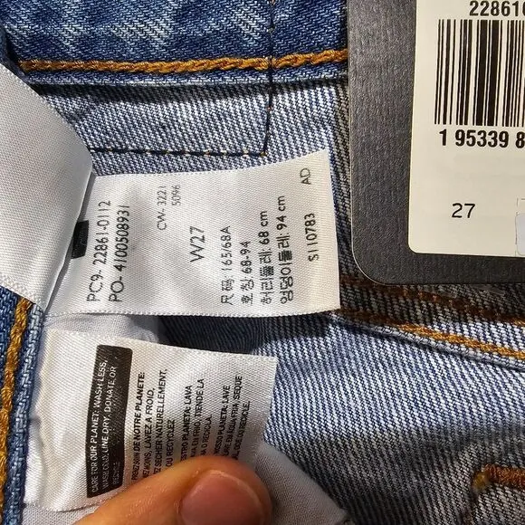 Levi's Wedgie Jeans Size 27 High Rise Tapered Fit Premium Button Fly Raw Hem NWT
