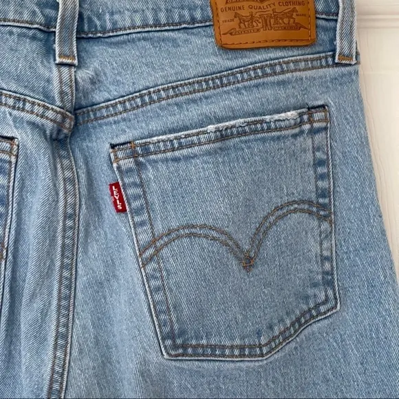 Levi’s Wedgie Jeans size 28