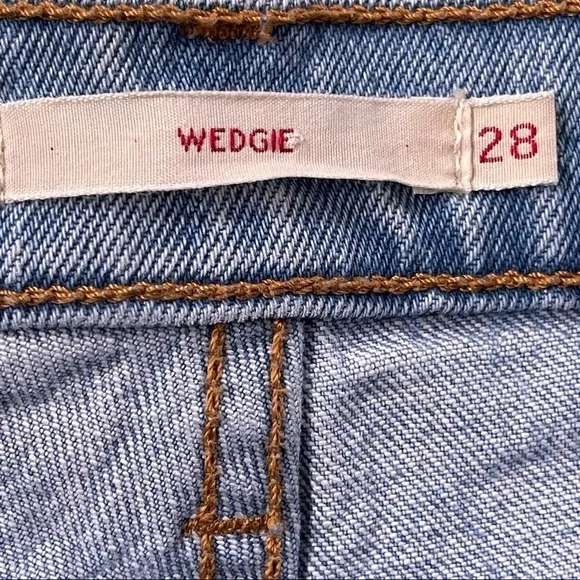 Levi’s Wedgie Jeans size 28