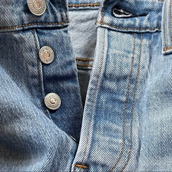 Levi’s Wedgie Jeans size 28