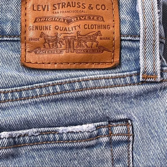 Levi’s Wedgie Jeans size 28