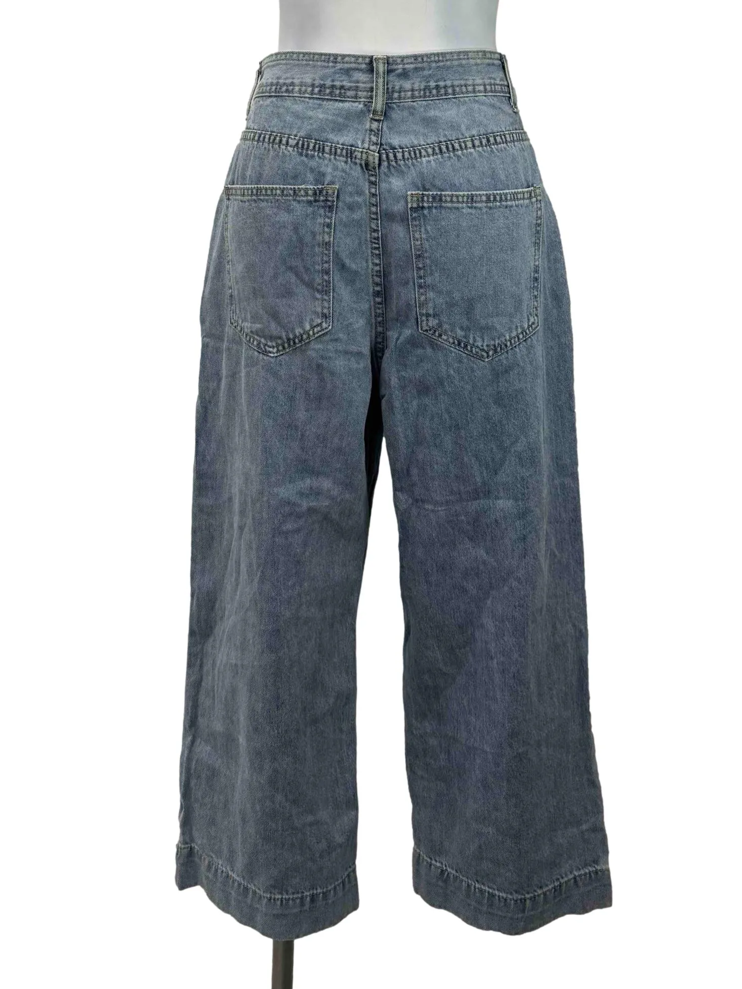 Light Washed Cropped Jeans
