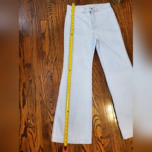 Madewell 11&quot; High-Rise Flare Jeans In Hanford Wash: Welt Pockert Edition