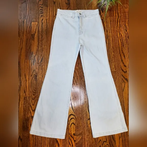 Madewell 11&quot; High-Rise Flare Jeans In Hanford Wash: Welt Pockert Edition