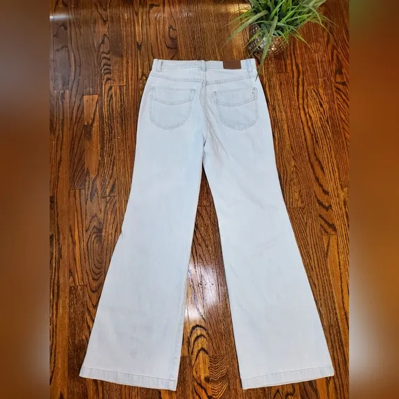 Madewell 11&quot; High-Rise Flare Jeans In Hanford Wash: Welt Pockert Edition