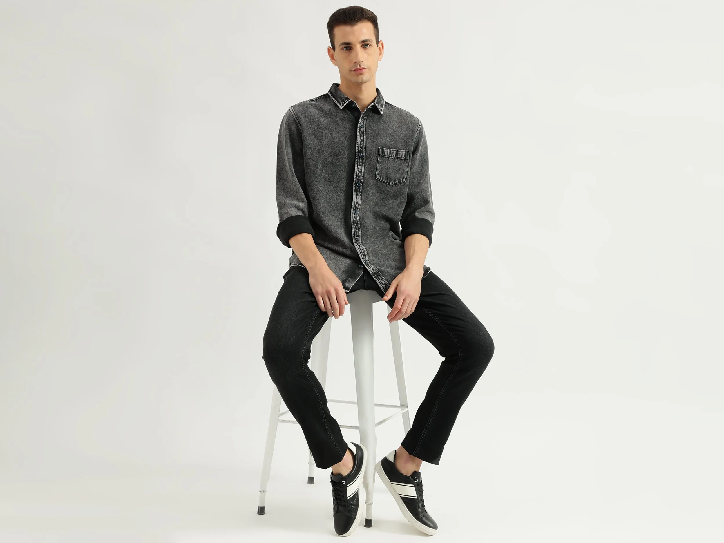 Men's Regular Fit Spread Collar Solid Shirts