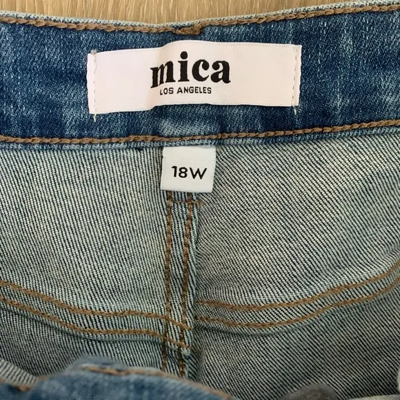 Mica Denim Super High Tapered Crop Jeans NWT Size 18W